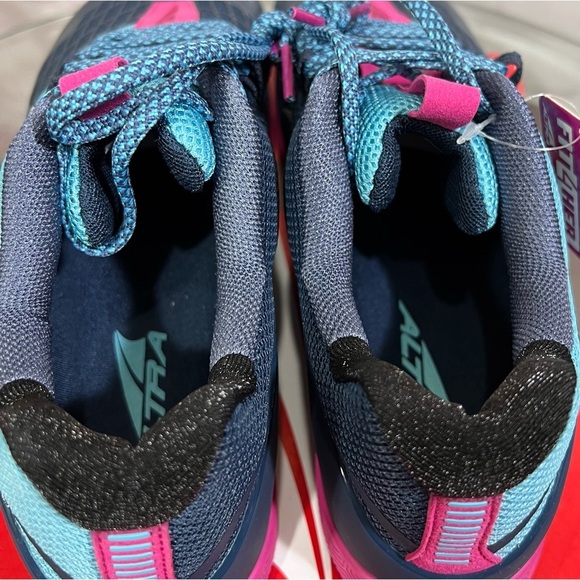 Altra HIIT XT 2 Women’s Training Shoe Blue/Raspberry 7 New in Box - Picture 3 of 6